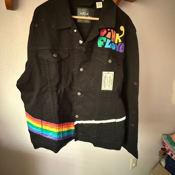 Red and Black Lightweight Shirt Jacket with Vibrant Accents - Picture 1 of 2